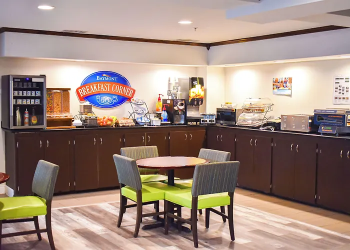 Baymont By Wyndham Midland Center